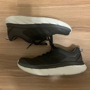 BRAND NEW Men’s Hoka One One size 8.5